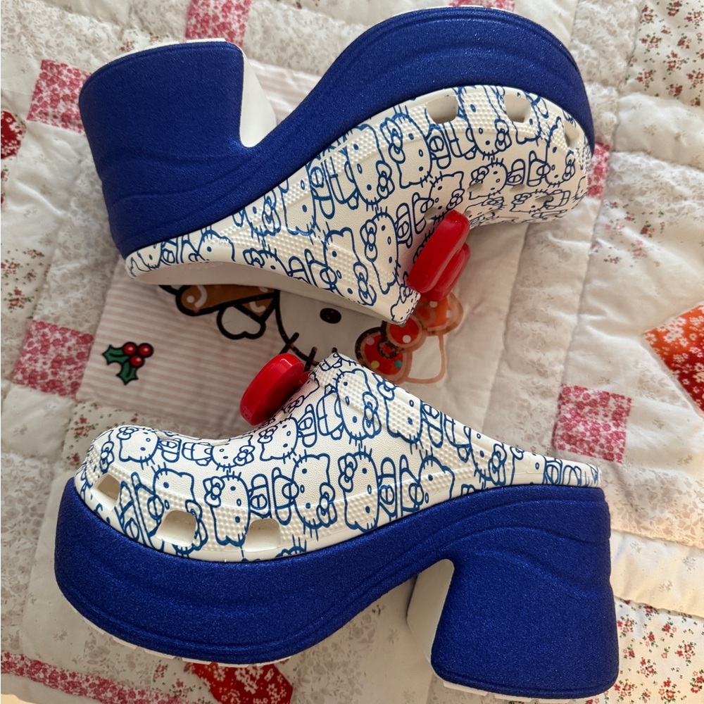 Hello Kitty Crocs Siren
